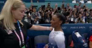 Simone Biles hits out at Olympic crowd after major mistake costs her a medal…