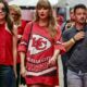 Taylor Swift arrives to Arrowhead Stadium looking completely unbothered.